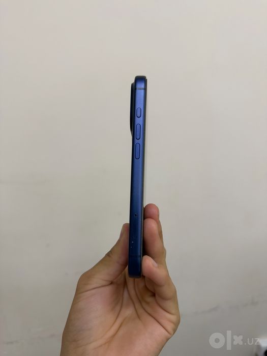 Iphone 17 pro blue 256 batery 92%  sim esm karobka hamma narsa bor