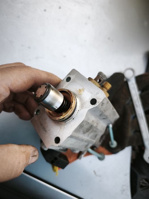 Pompa inalta presiune/injectie fsi1.6 BAG -03c127 025 l