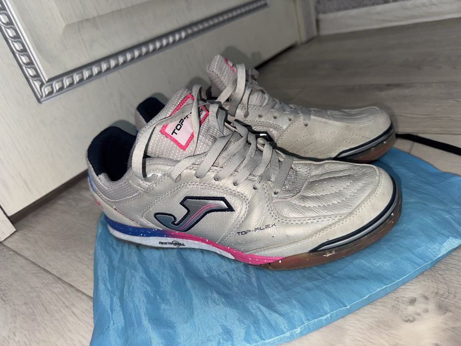 Продам футзалку Joma top flex rebound