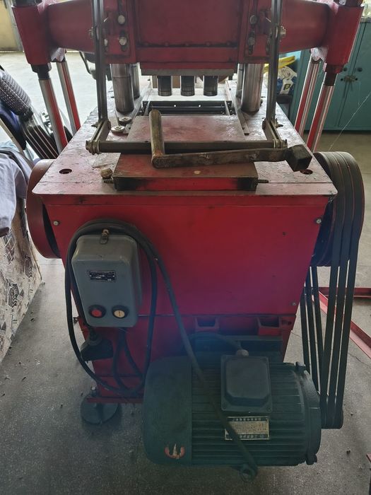 Ексцентрик преса