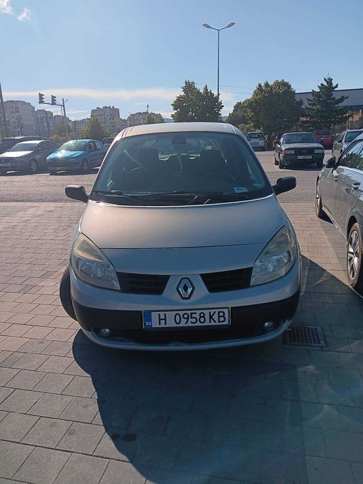 Продавам Рено Сценик