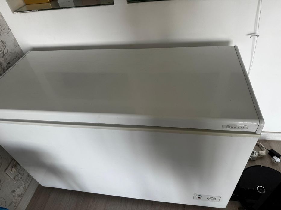 Продам морозильник камеру