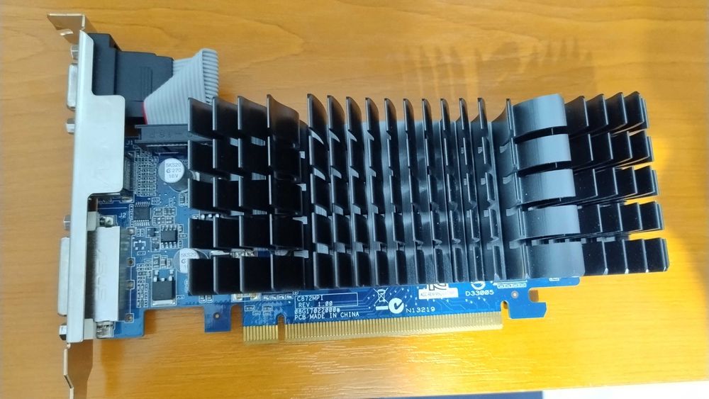 Placi grafice Radeon/GeForce