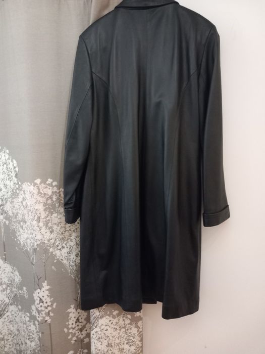 Дамско кожено манто,