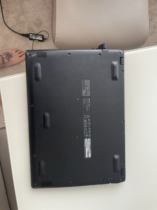 Лаптоп Acer и Принтер цветен HP