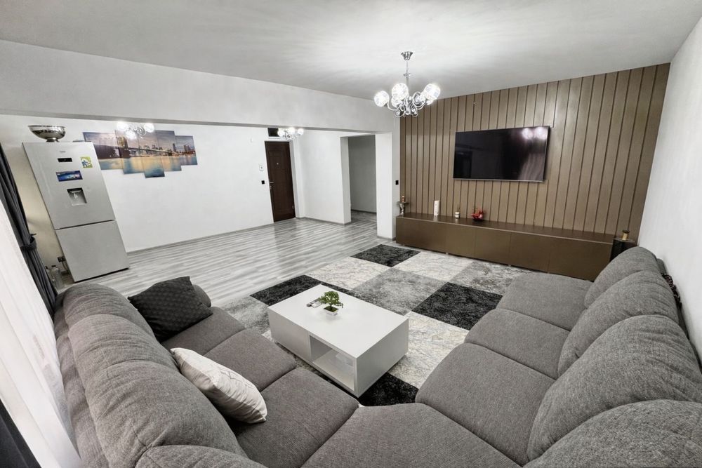 Apartament 4 camere decomandat  zona 1 mai