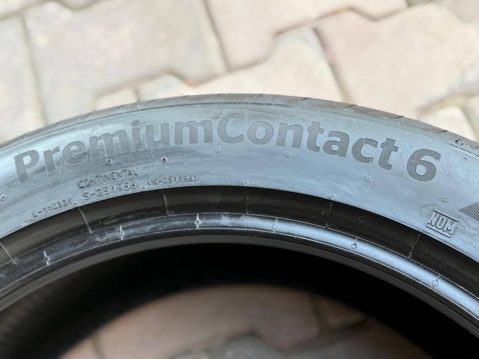 Continental Premium Contact 235/45 R18