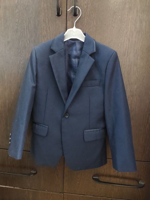 Продам костюм 3ка. 10 000