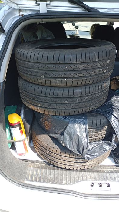 Vând 4 cauciucuri de vara continental aproape noi folosite 2 luni mașină a fost vândută preț 300 toate 4