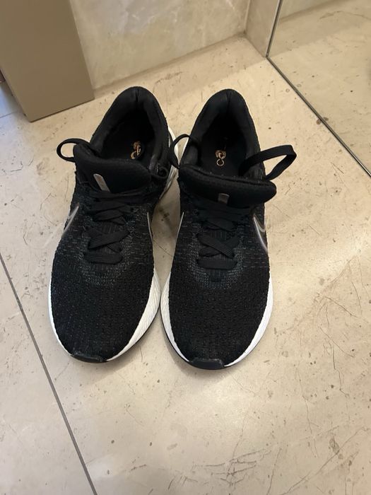 Дамски маратонки Nike Infinity