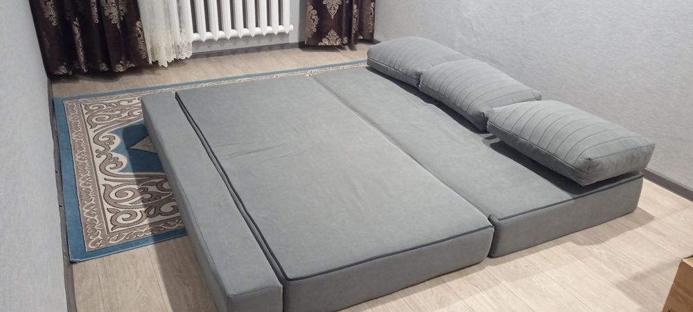 Продам бескаркасный диван