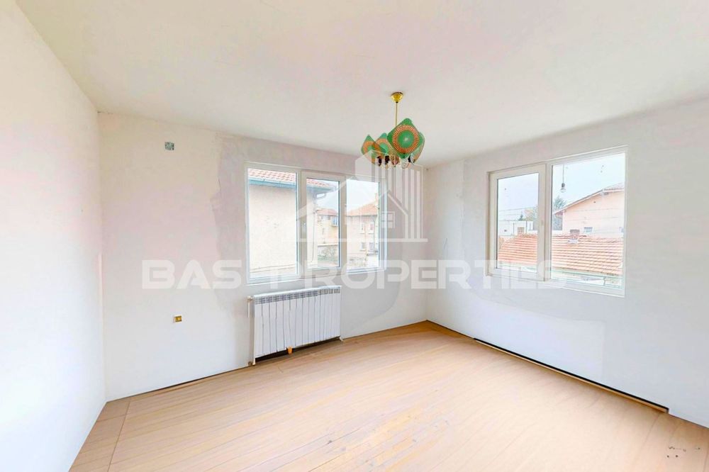 Къща в София-с.Мрамор площ 265