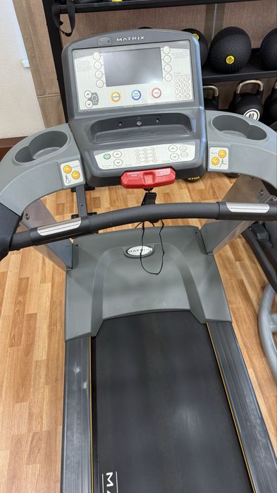 Matrix T1XE беговая дорожка