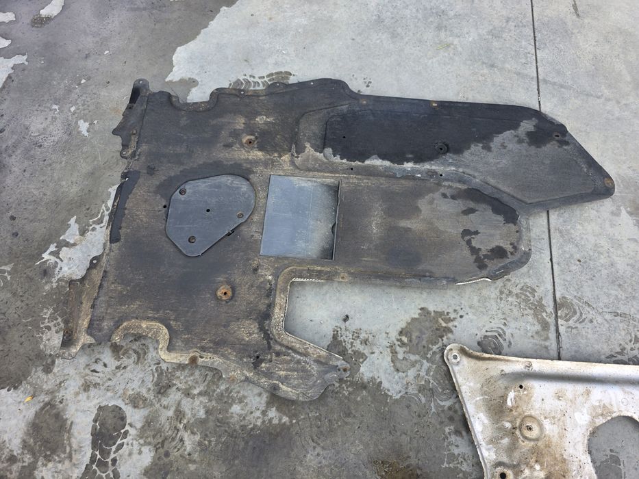 Scut BMW E60/E61 Scut Motor BMW E60 Scut Cutie BMW E60