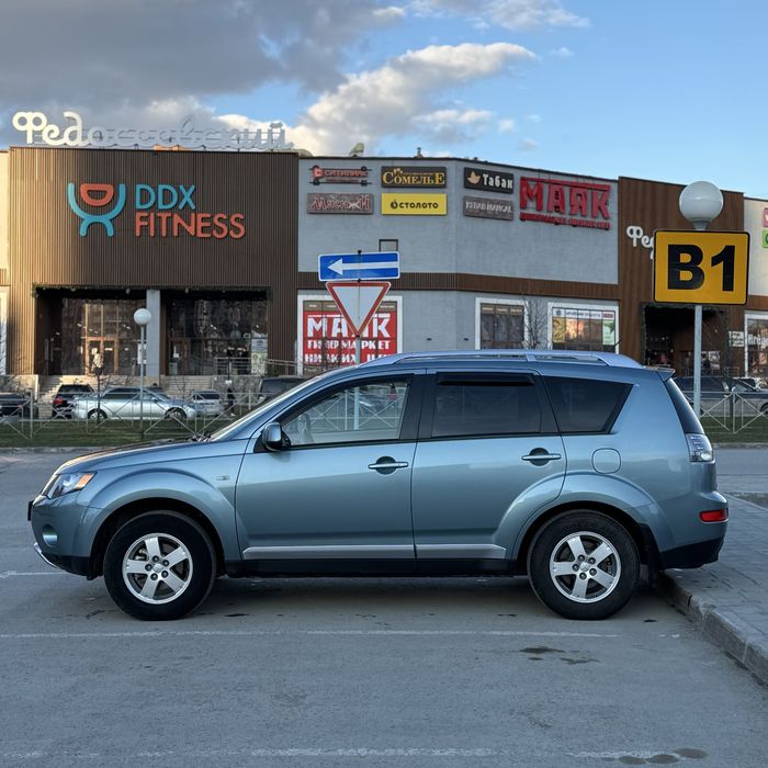 Mitsubishi Outlander XL