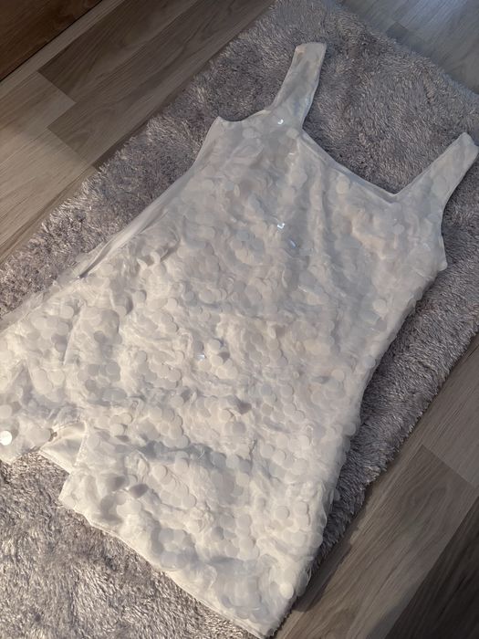 Бяла официална рокличка