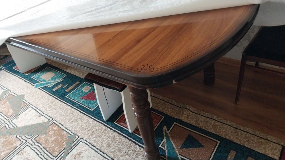 Продается большой стол СО СТУЛЬЯМИ