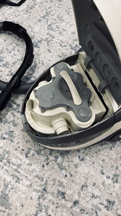 Пылесос мощный в отличном состоянии