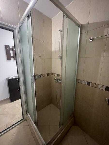 Топъл, светъл и просторен! Двустаен апартамент под наем в Центъра!