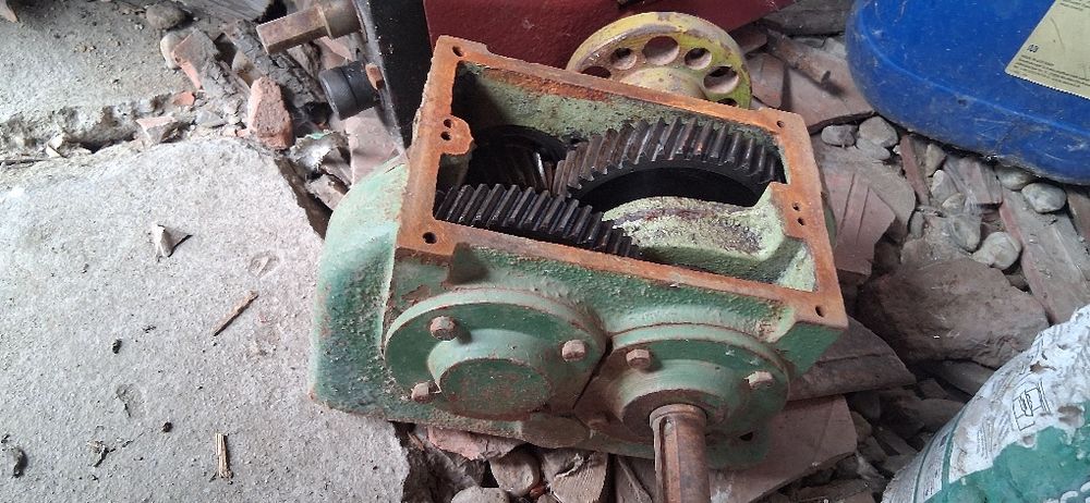 Menghina     rotativă   mare