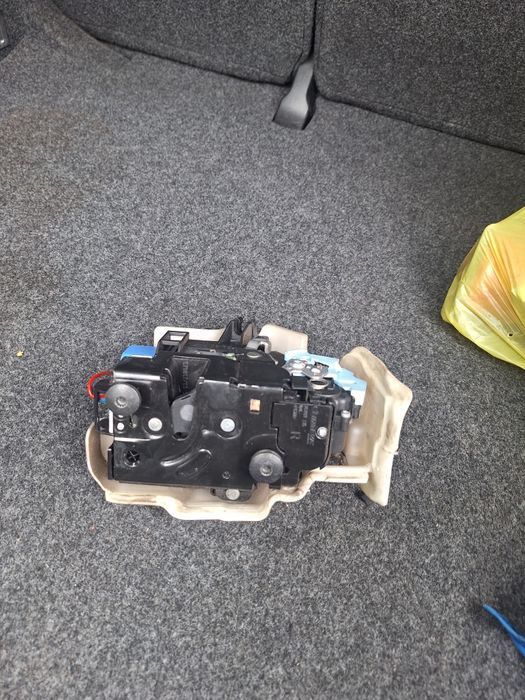 Брава Vw Golf 5 (дясна пасажерска]