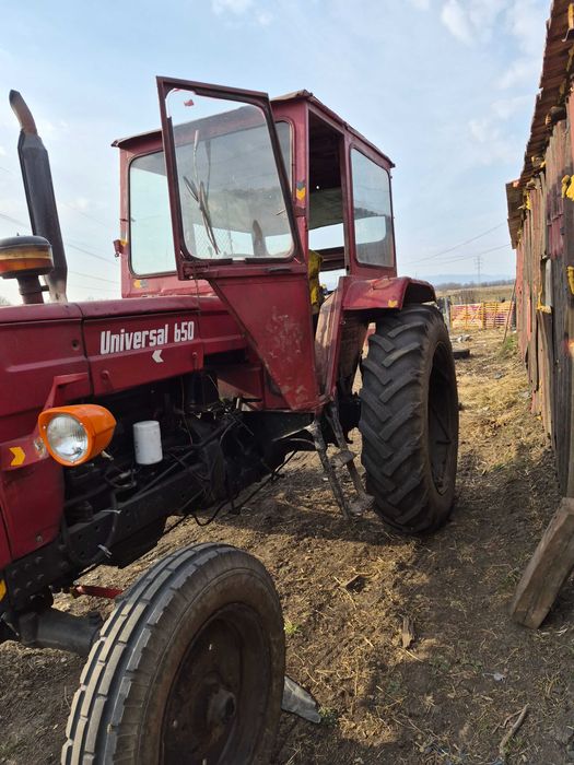 Tractor  U650 de vânzarea