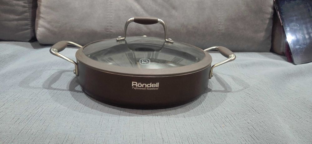 Продам Сотейник с крышкой Röndell