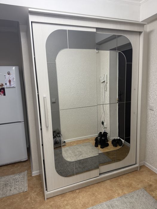 Шкаф купе в отличном состояний