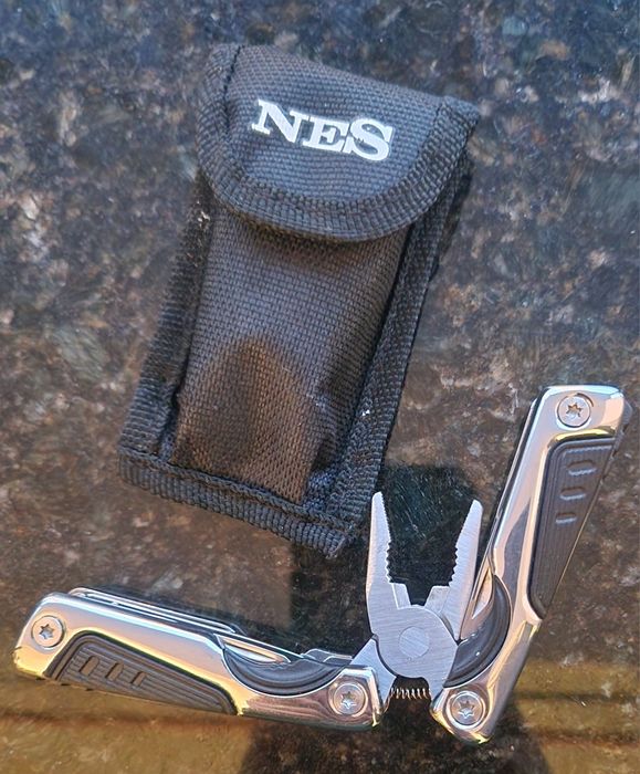 Briceag multifuncțional