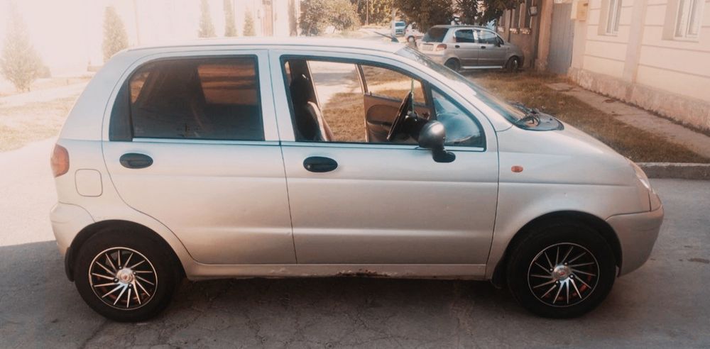 Diska Sotiladi Vossen Yangidey