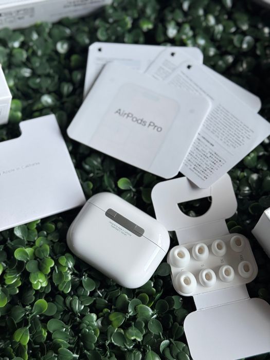 •Pachet - AirPods Pro 3 si Stylus Pencil Pro - Sigilate si Desigilat