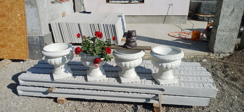 Ghivece de flori din ciment