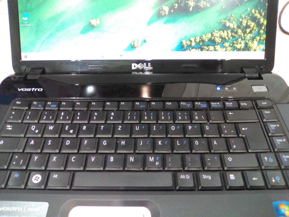 Лаптоп DELL VOSTRO 1015