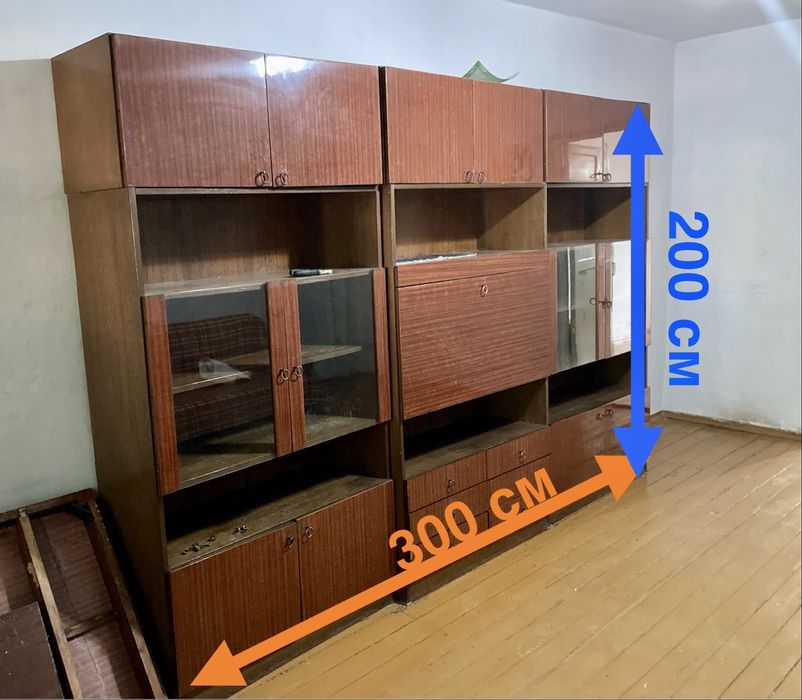 Стенка старая в хорошем состоянии