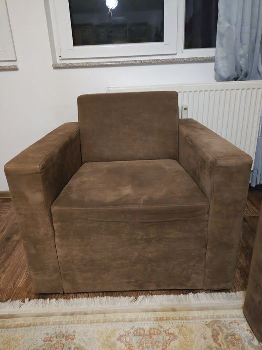 Fotoliu  maro  confortabil
