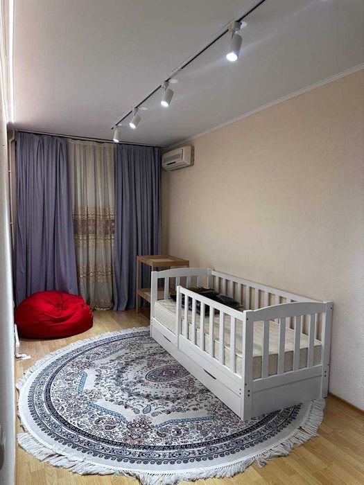 Белая детская кроватка 1.8х0.8