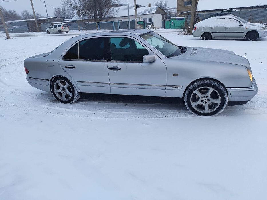 Продам Мерседес 210