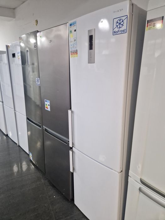 Хладилнек с фризер Sharp A++ No Frost