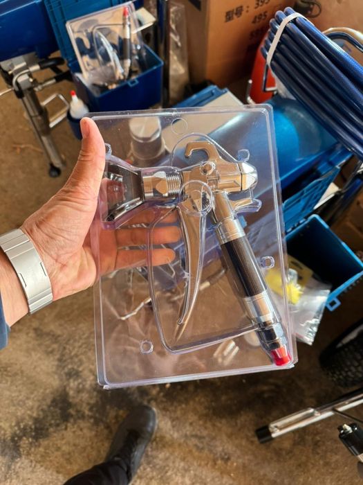 безвоздушный окрасочный аппарат