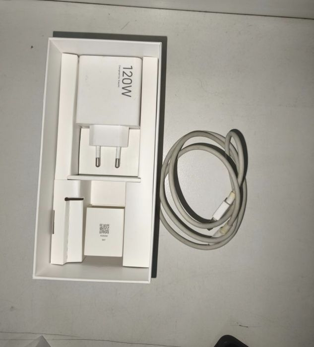 Xiaomi redmi note 13 pro plus 5G 12/512 + mi band 7