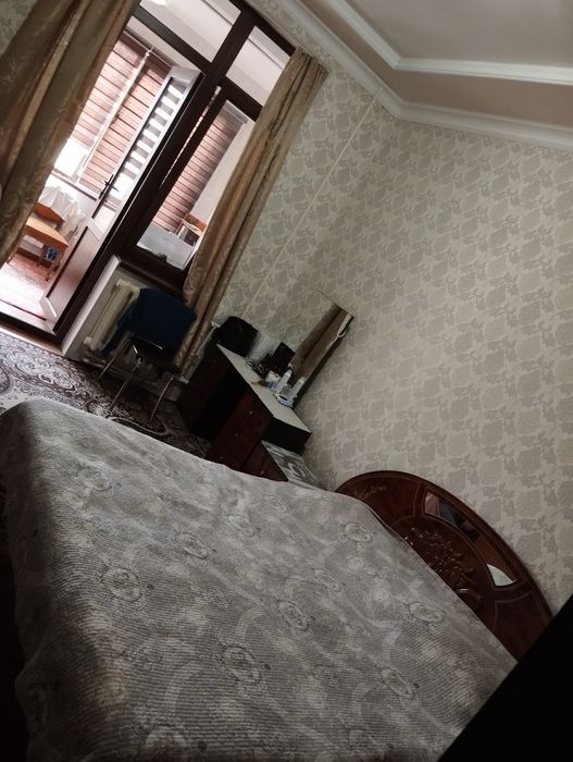 Продаётся Яккасарой т. Аския кўчаси . Бобур  боғи.Висотапотолочка ! 4