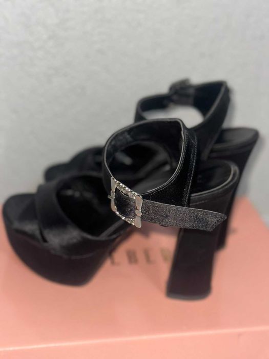 Официални токчета