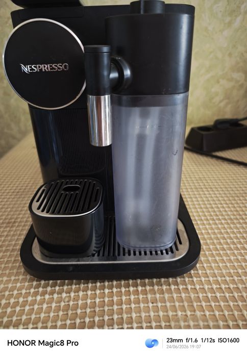 Delonghi EN650.B Nespresso Latisima