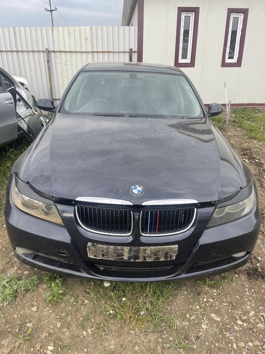 Dezmembrez bmw seria 3 din 2008