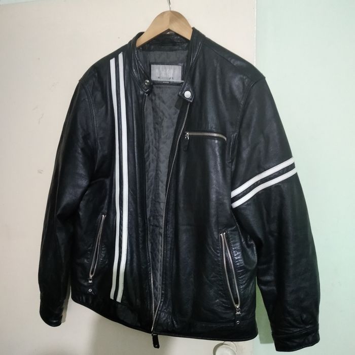 Продам кожаные куртки.