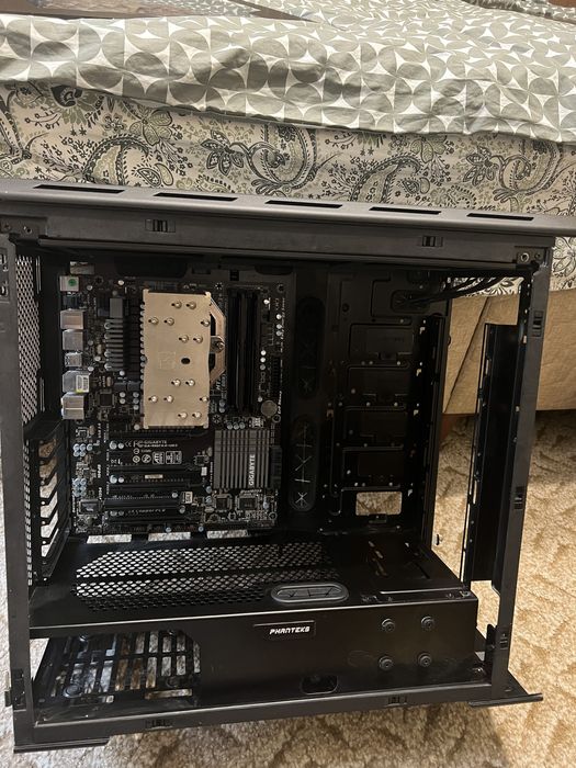 Carcasa Phanteks Atx Mid tower