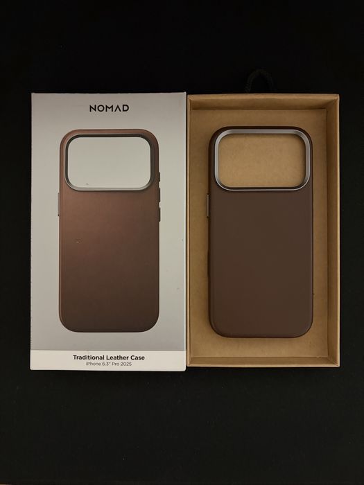 Husa Nomad Traditional Leather iPhone 17 Pro Maro