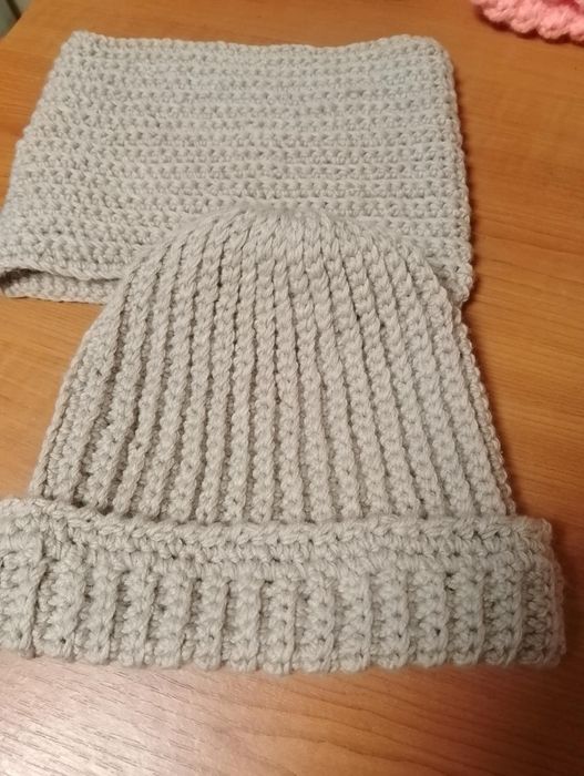 Шапка с шал ,зимна ръчна изработка