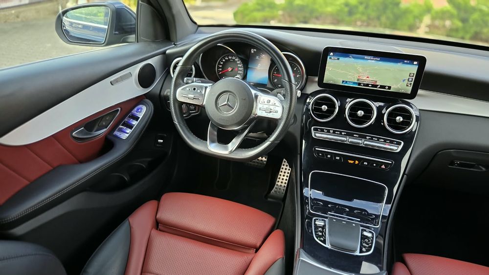 GLC Coupe/Pak A.M.G/2.0 d/245 c.p/Interior Rosu/Ambiental/Piano Black/