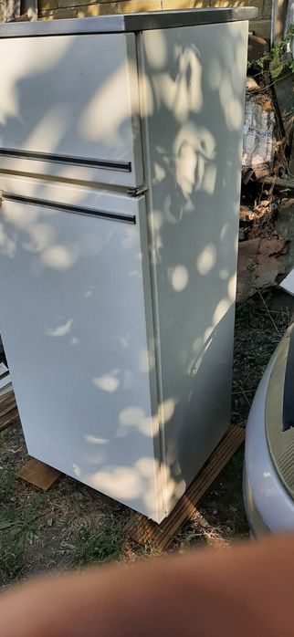 Двухкамерный холодильник "Бирюса"